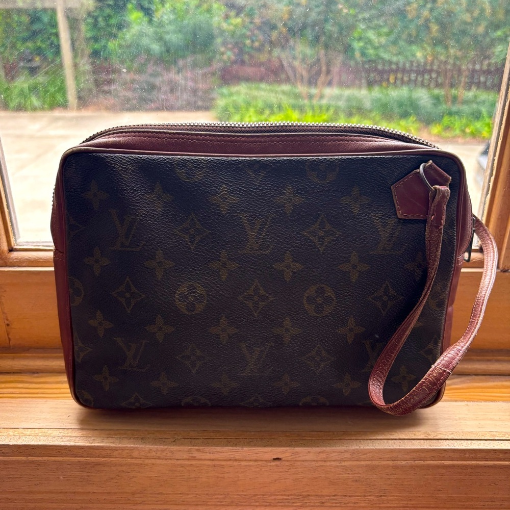 Vintage Louis Vuitton clutch with wristlet